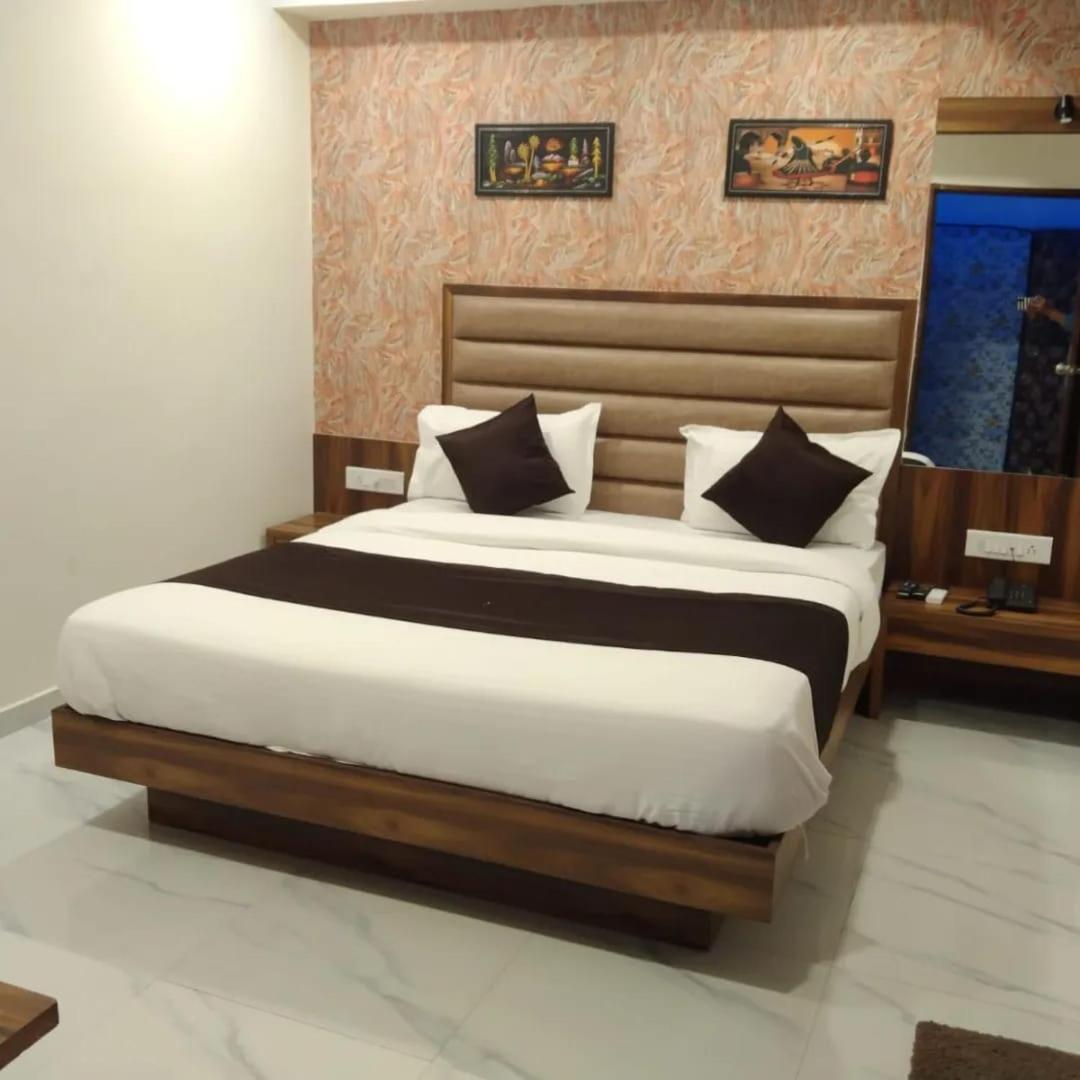 Hotel Sun Shine Ahmedabad Eksteriør bilde
