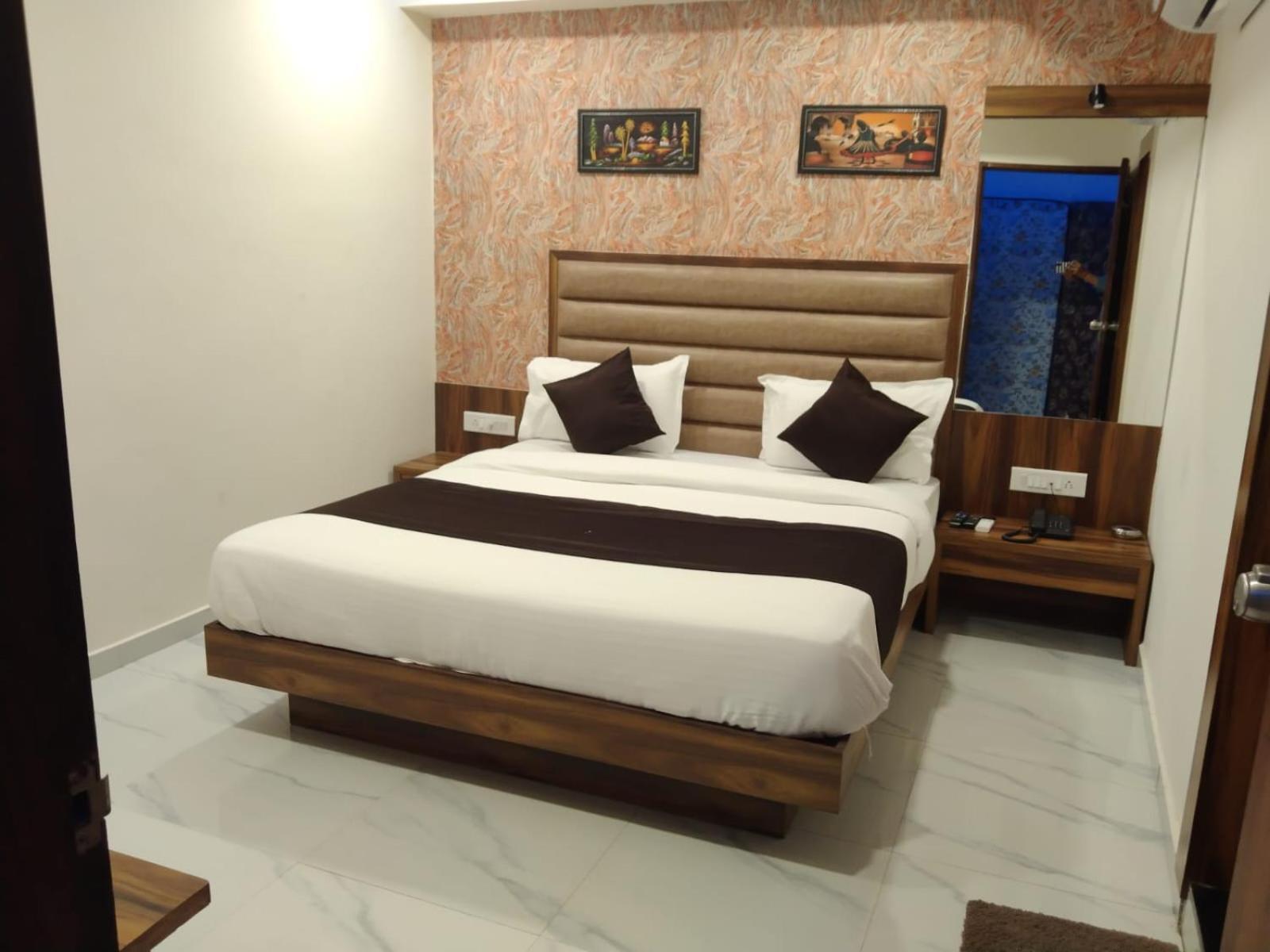 Hotel Sun Shine Ahmedabad Eksteriør bilde